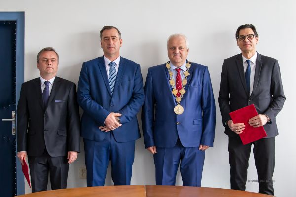 Rektor vymenoval nových dekanov Fakulty prírodných vied a informatiky UKF a Pedagogickej fakulty UKF
