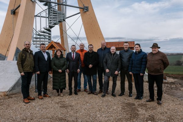 V obci Golianovo neďaleko Nitry otvorili novú rozhľadňu