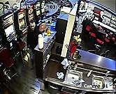 Prepadli nitriansku predajňu potravín, z herne ukradli peniaze